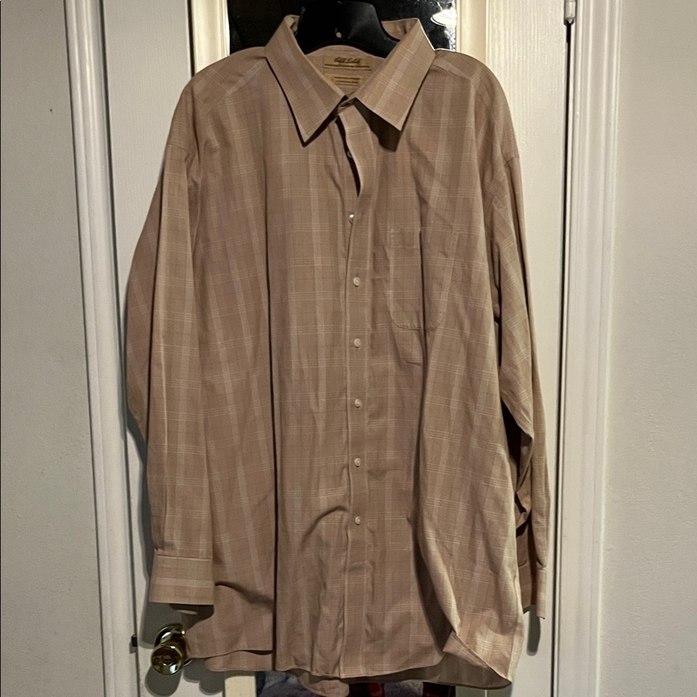 Roundtree & Yorke Beige Plaid Dress Shirt